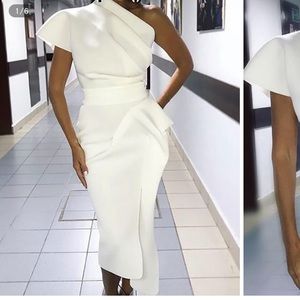 ❌ SOLD ❌ One shoulder dress